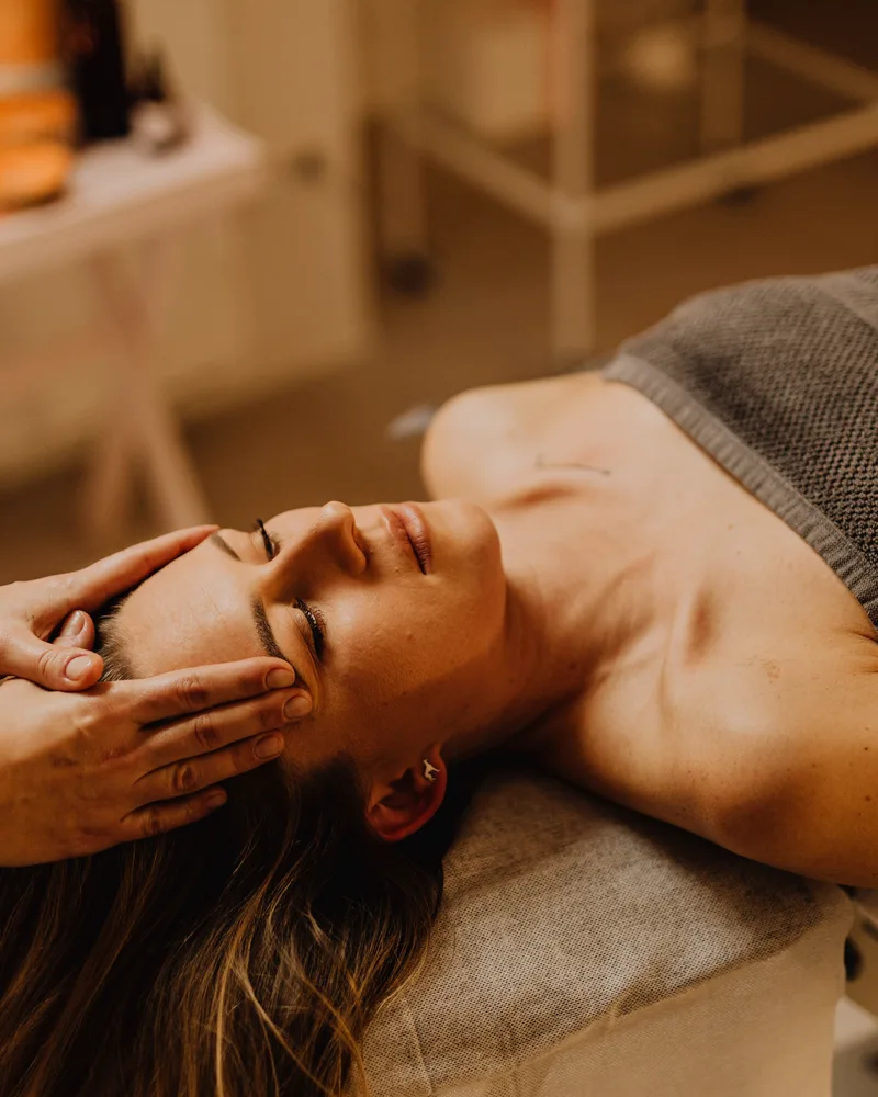Soin du visage en cabine chez Les Naturelles